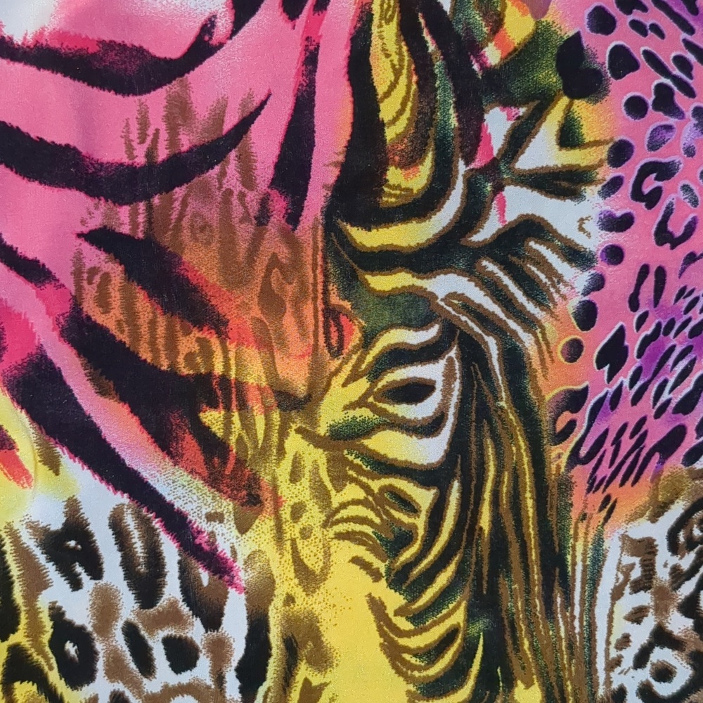 Isabel Vibrant Pink Animal Print Embellished Neck Line Knitted Dress Size Small - Picture 5 of 6